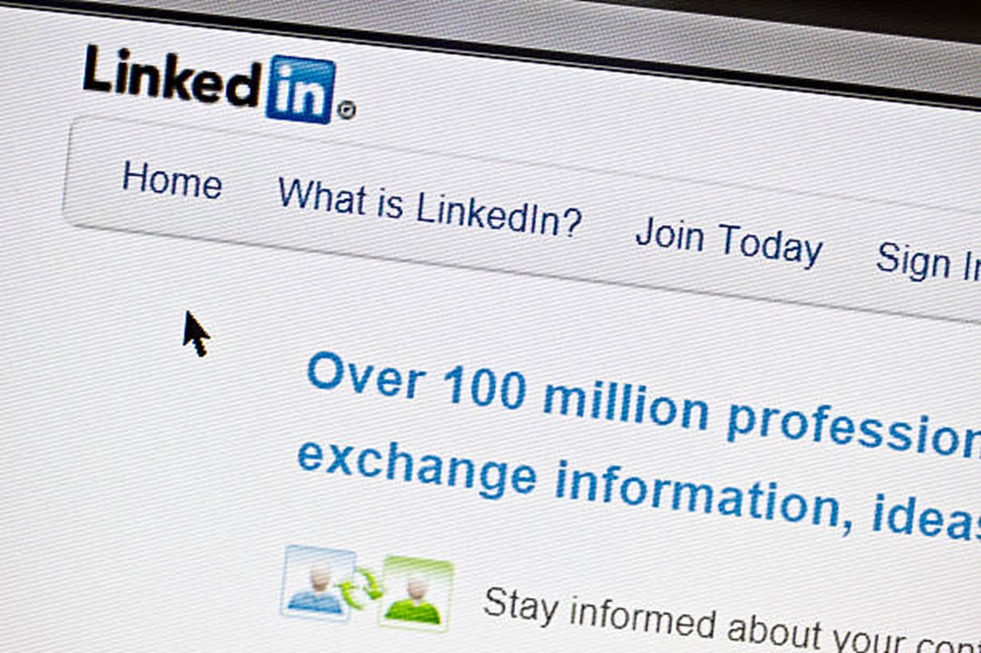 How We SAFELY Send 1000+ Invites Per Week on LinkedIn